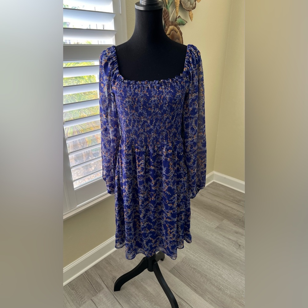 NWT BCBG Women’s Blue Floral Dress Size Medium.